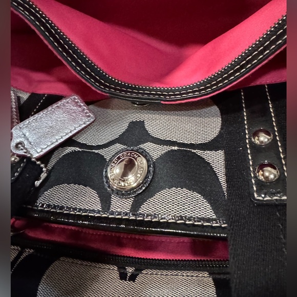 Coach Black and Cream Signature Tote - Picture 7 of 15